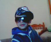 c'est mon petit frér je l'adore troooooooooooooooooop